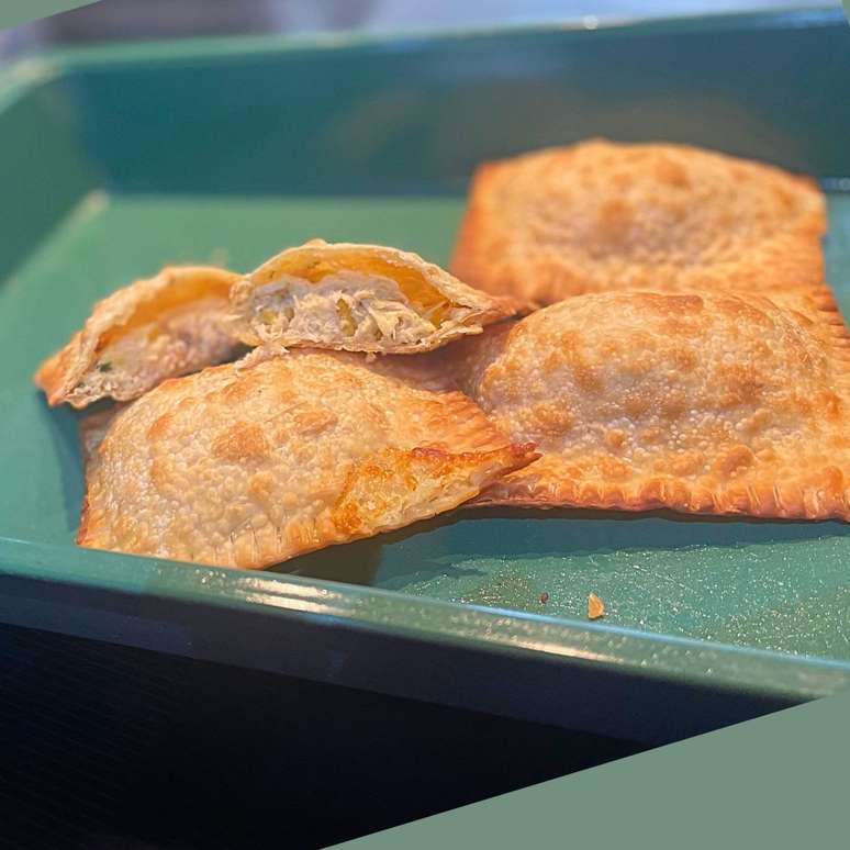 PASTEL DE FRANGO E MILHO CREMOSO SEM FRITAR