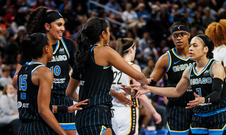 Kamilla Cardoso em Chicago Sky x Indiana Fever pela WNBA