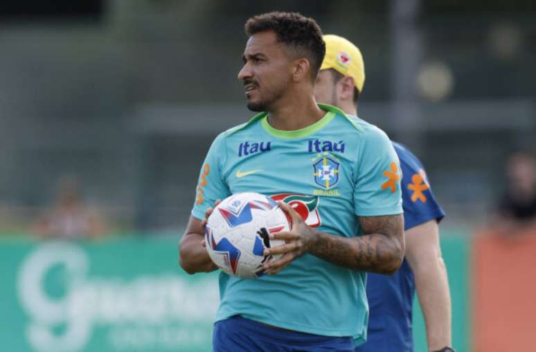 Líder, Danilo está com a bola toda na Seleção Brasileira  –