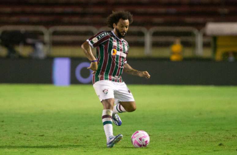 Lateral do Fluminense não vive bom momento