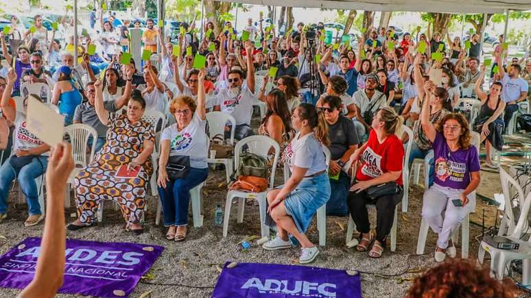 No Ceará, professores das universidades federais do estado votaram pelo fim da greve