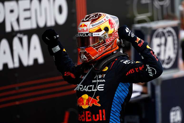 Verstappen comemorando a vitória no GP da Espanha. Cada vez mais completo