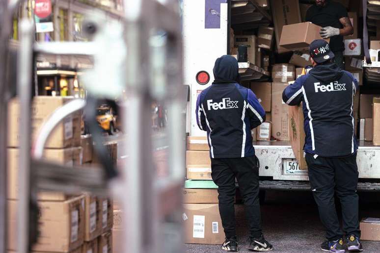 Atualmente, a FedEx garante que distribui mais de 16 milhões de pacotes em todo o planeta