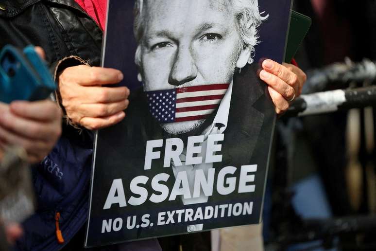 Protesto em Londres em março desse ano pediu que Assange não fosse extraditado para os EUA