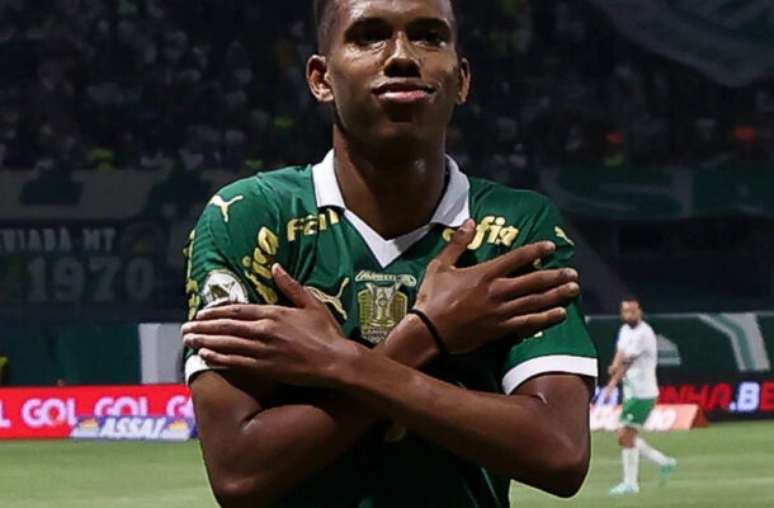 Atualmente, Estêvão é um dos destaques do Palmeiras no Campeonato Brasileiro –