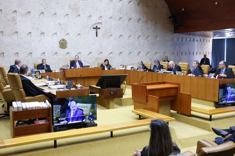 STF forma maioria para descriminalizar porte de maconha para uso pessoal