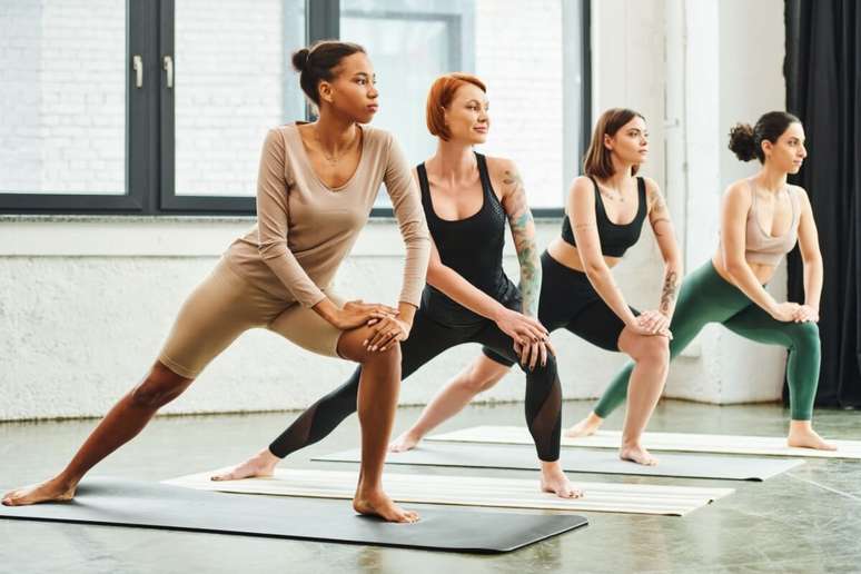 A prática de yoga faz bem para a saúde física e mental