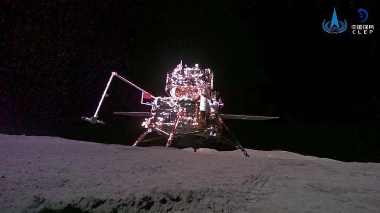 A sonda chinesa Chang'e-6 trouxe para a Terra amostras coletadas no lado escuro da Lua