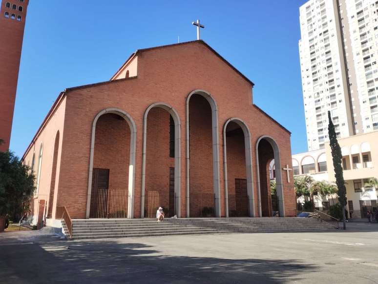 Com nove mil metros quadrados, a Igreja Nossa Senhora da Paz é um ponto central de apoio a migrantes no Glicério