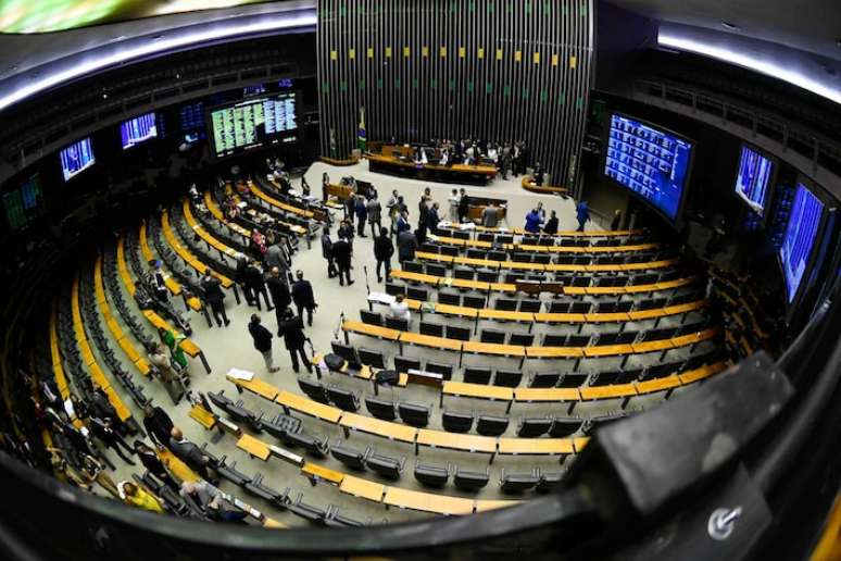 Plenário da Câmara dos Deputados durante sessão conjunta do Congresso Nacional