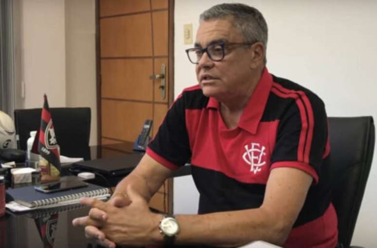 Paulo Carneiro no período em que foi presidente do Vitória –