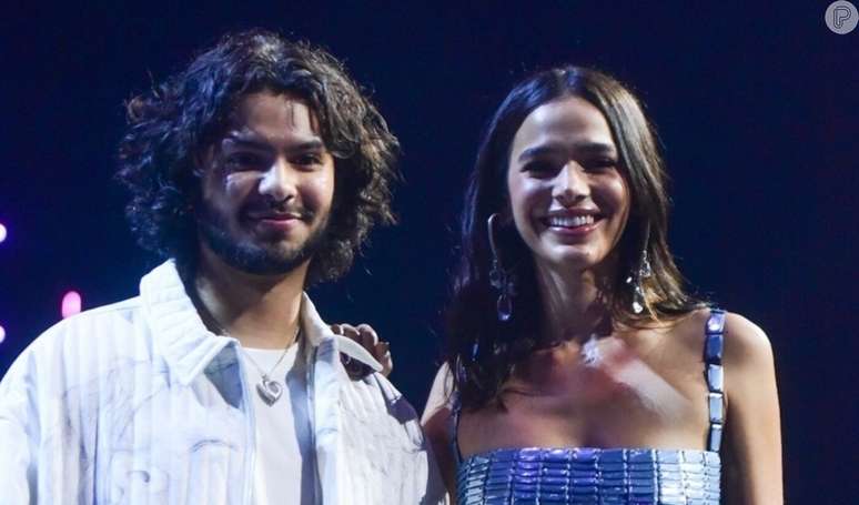 Bruna Marquezine deve encontrar Xolo Maridueña, ator já apontado como affair, em novo projeto internacional. Aos detalhes!.