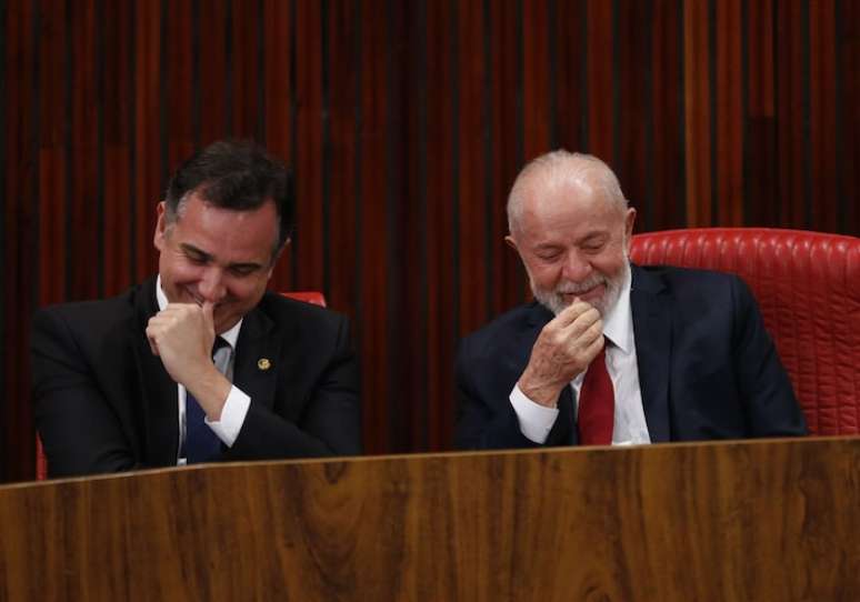 O presidente Lula e o presidente do Senado, Rodrigo Pacheco, em solenidade em Brasília