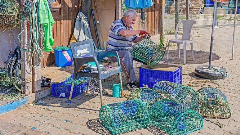 Comunidades de pescadores trabalham para preservar a vida marinha para as gerações futuras no litoral português