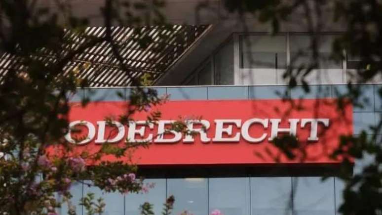 A Odebrecht Engenharia e Construção (OEC), controlada da Novonor, informou na última quinta-feira, 27, que vai entrar com um pedido de recuperação judicial na Justiça para reestruturar dívidas de US$ 4,6 bilhões (R$ 25,5 bilhões).