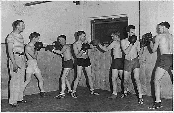 Treino de boxe da instituição em Idaho, nos EUA, em 1936