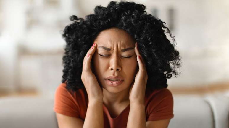 Entenda quais hábitos podem provocar dores de cabeça