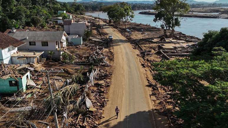 Foto de maio mostra destruição após o rio Taquari transbordar, em Lajeado