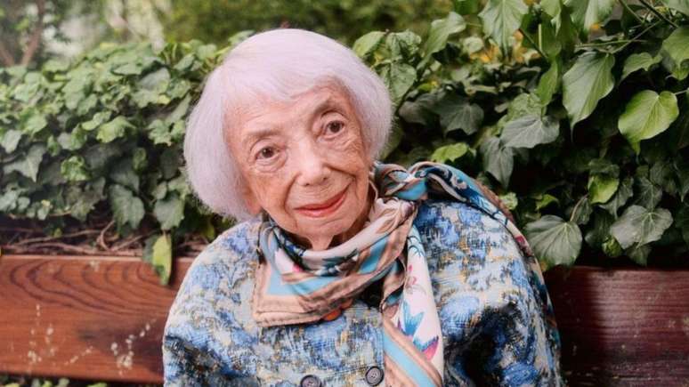 Vogue Alemanha homenageia sobrevivente do Holocausto de 102 anos –