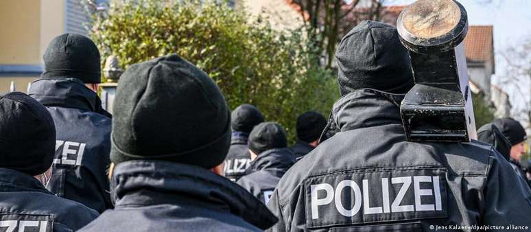 Policiais em Berliim durante operação contra o crime organizado (foto de arquivo)