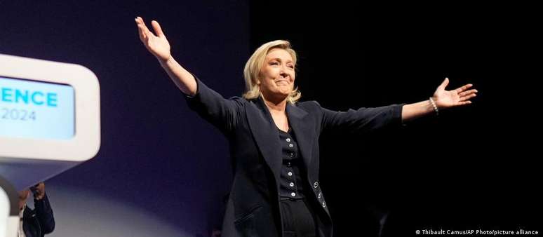 Líder da RN Marie Le Pen: partido de ulradireita obteve um terço dos votos