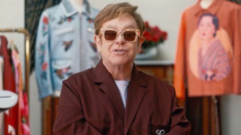 A coleção de Elton John que será leiloada tem cerca de 250 peças, incluindo marcas como Gucci, Prada e Adidas
