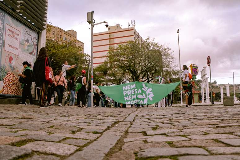 Manifesta&ccedil;&atilde;o pela legaliza&ccedil;&atilde;o do aborto em Florian&oacute;polis, realizada em 28 de setembro de 2023