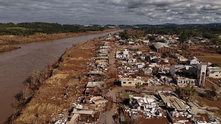 Para Duflo, países ricos deveriam participar da reconstrução de lugares atingidos por tragédias climáticas, como Rio Grande do Sul. Na foto, Arroio do Meio
