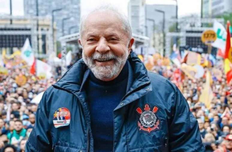 Lula brinca com situação do Corinthians nas redes sociais –