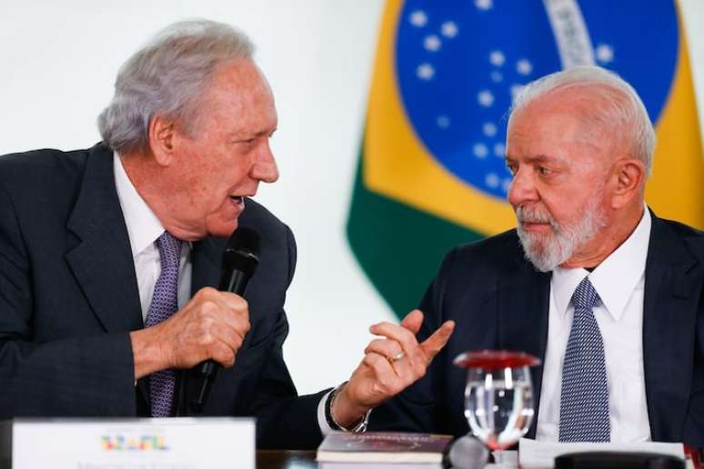 O presidente Luiz Inácio Lula da Silva (PT) em solenidade no Planalto com o ministro da Justiça, Ricardo Lewandowski