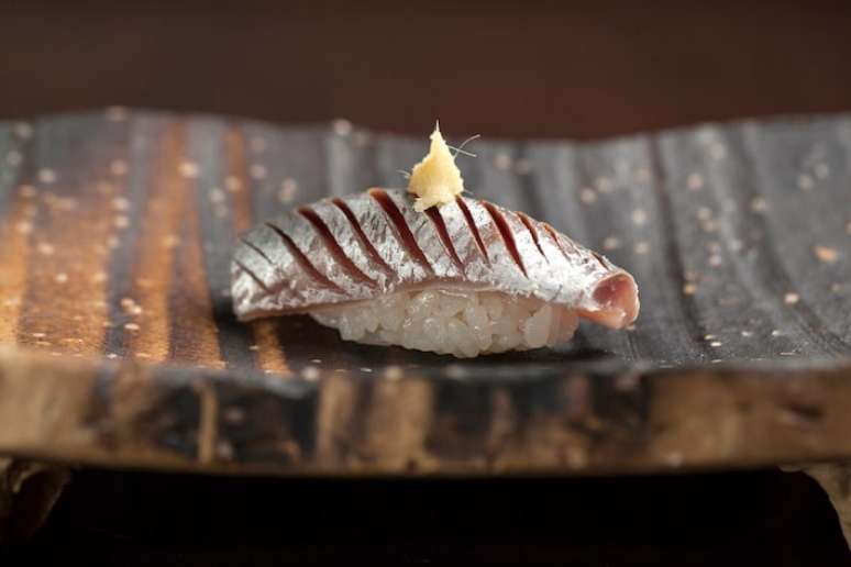 Sushi de sardinha do Jun Sakamoto