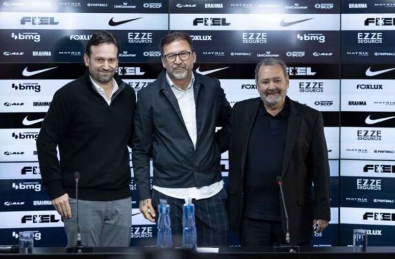 Corinthians apresenta novo CEO e diretor