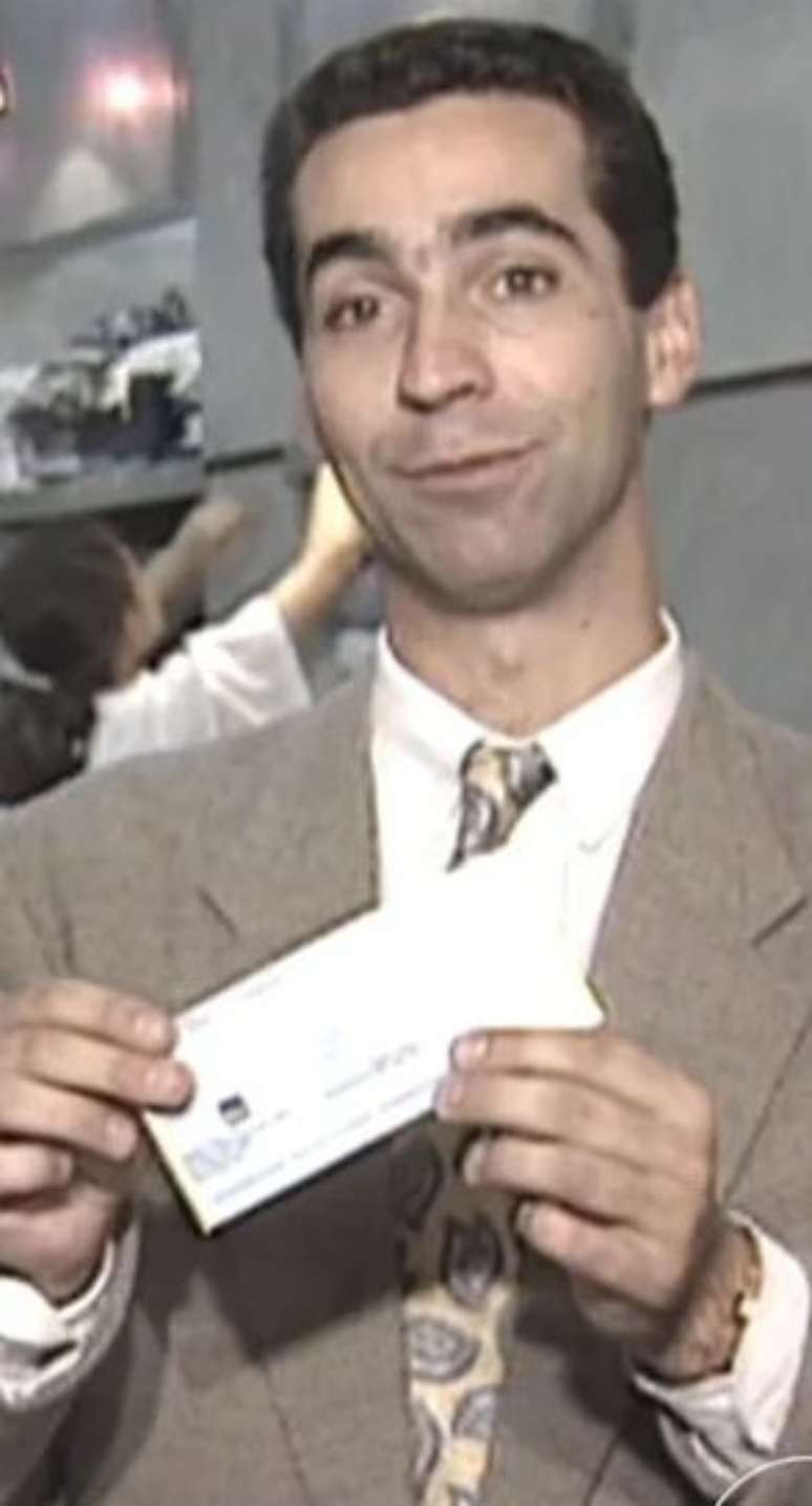 Cesar Tralli em reportagem feita em 1994 