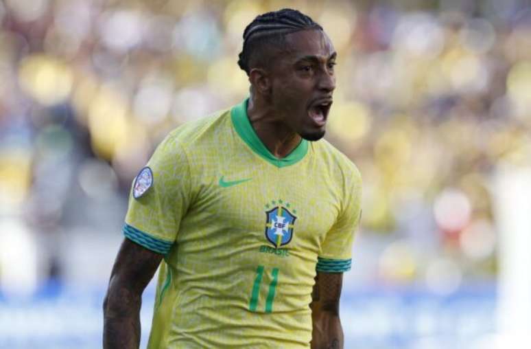 Raphinha anotou um lindo gol de falta pela Seleção Brasileira na Copa América –