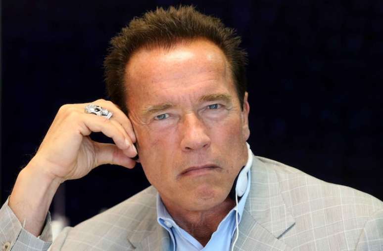 Golpistas se passaram pelo ator Arnold Schwarzenegger para aplicar um golpe contra aposentada de Caraguatatuba, litoral de São Paulo.