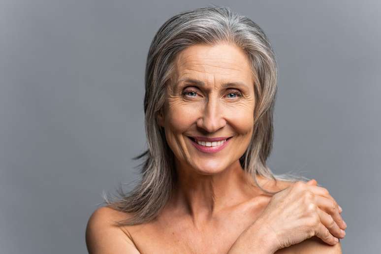 A flacidez e as rugas aumentam aos 60 anos, exigindo outros procedimentos na pele 
