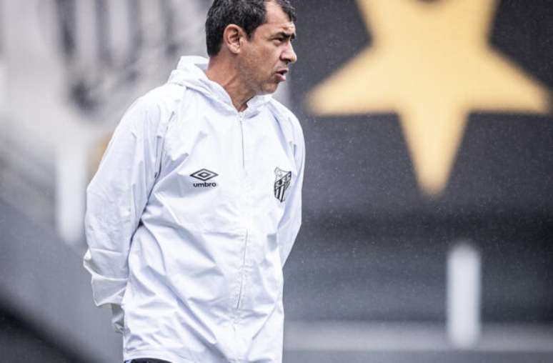 Santos avisa Corinthians que não vai liberar Carille