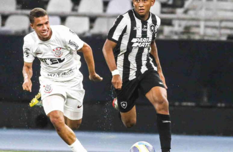 Corinthians vence o Botafogo no Nilton Santos –