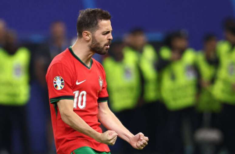 Bernardo Silva celebra pênalti convertido na partida contra a França –