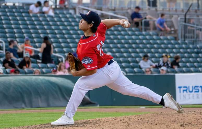 Eric Pardinho, arremessador brasileiro, foi promovido ao último nível antes da MLB, a maior liga de beisebol do mundo.