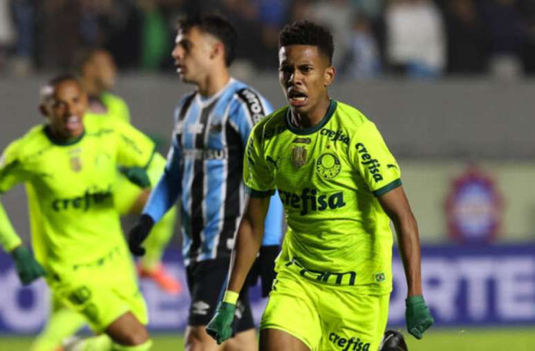 Estêvão foi o grande destaque do Palmeiras no empate por 2 a 2 com o Grêmio –