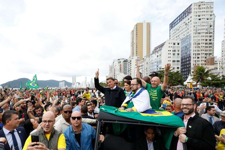 Ainda presidente, em 2022, Bolsonaro participou do evento evangélico Marcha para Jesus em Balneário Camboriú