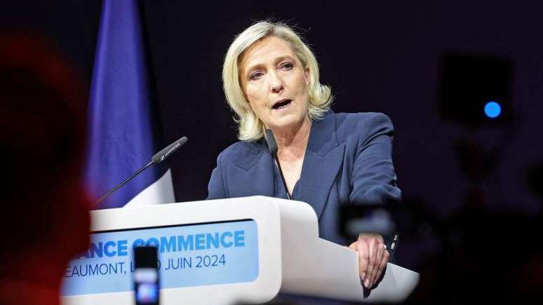 Marine Le Pen se diz confiante na possibilidade de ganhar maioria na elei&ccedil;&atilde;o francesa