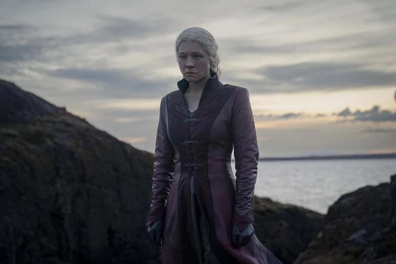 Cena do primeiro episódio com Rhaenyra (Emma D'Arcy) foi filmada em praia de Anglesey