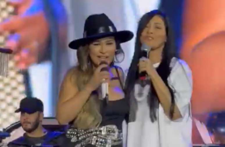 Simone e Simaria: dupla voltou a cantar junta no palco de show em Goi&acirc;nia