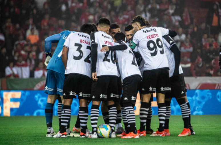 Saiba como está a situação de pendurados no time do Vasco –