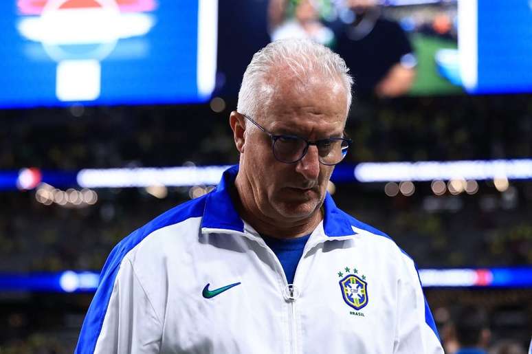 Dorival Júnior luta para recolocar a Seleção Brasileira no caminho das vitórias