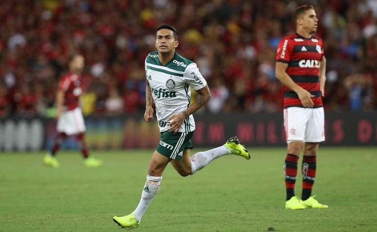 Dudu celebra gol em cima do Flamengo pelo Brasileirão de 2018