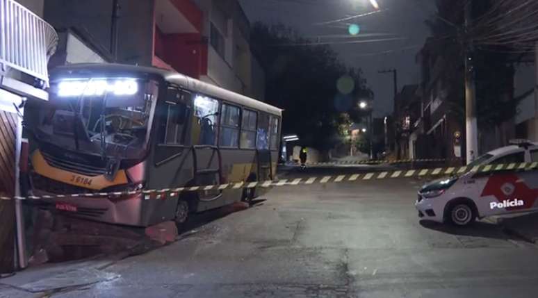 Motorista foi morto com um tiro na cabeça por passageiro na zona leste de SP