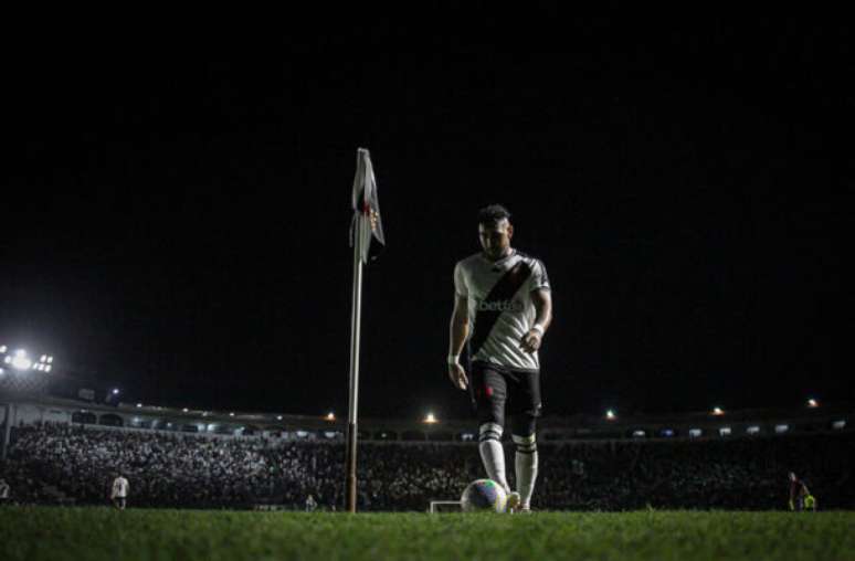 Payet em campo pelo Vasco tem se tornado fato raro nos últimos meses –